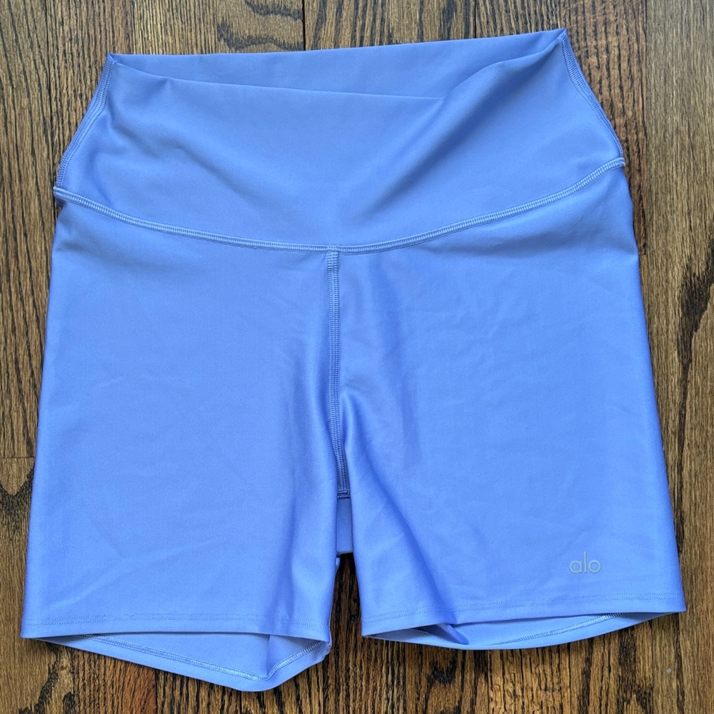 Alo 5" Airlift Energy Short High-Waist Bike Shorts in Periwinkle Blue